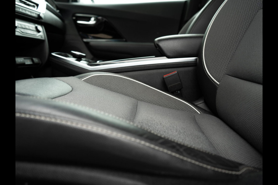 Kia e-Niro DynamicLine 64 kWh | trekhaak |