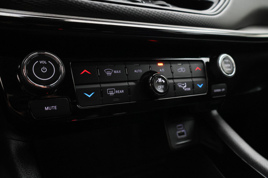 Jeep Compass 4xe 240 Plug-in Hybrid Electric Trailhawk Panoramadak, Leder/Stof, ACC, Camera, Apple Carplay, Virtual Cockpit, 17''