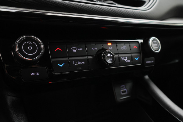 Jeep Compass 4xe 240 Plug-in Hybrid Electric Trailhawk Panoramadak, Leder/Stof, ACC, Camera, Apple Carplay, Virtual Cockpit, 17''