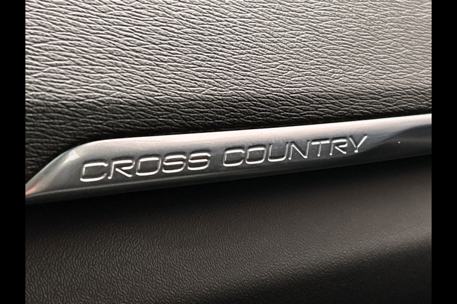Volvo V40 Cross Country 1.5 T3 Nordic+ | Origineel NL | Dealer Onderhouden | Memory | Stoel Verwarming | Trekhaak | Panoramadak |