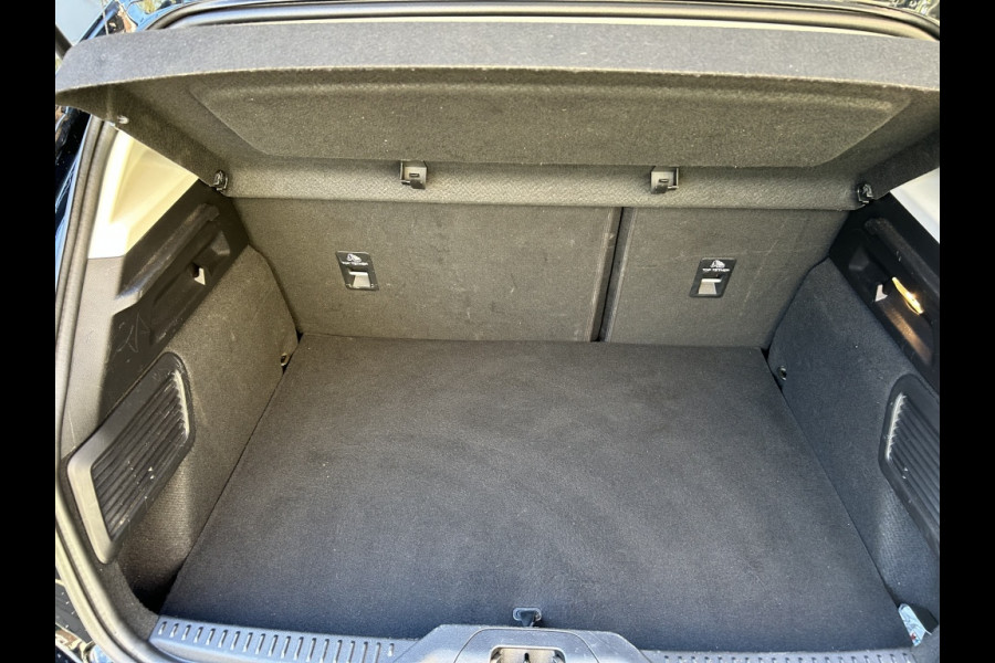 Ford Focus 1.0 125pk Tit. Bns Navi, Carplay, 17” LMV, Trekhaak