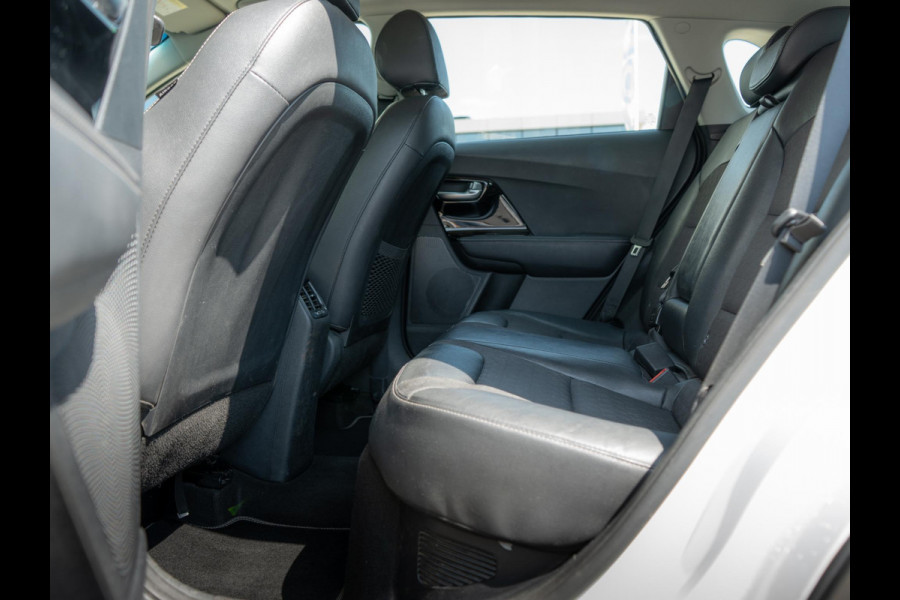 Kia Niro 1.6 GDi Hybrid ExecutiveLine | Stoel en sturverwarming | Navigatie |
