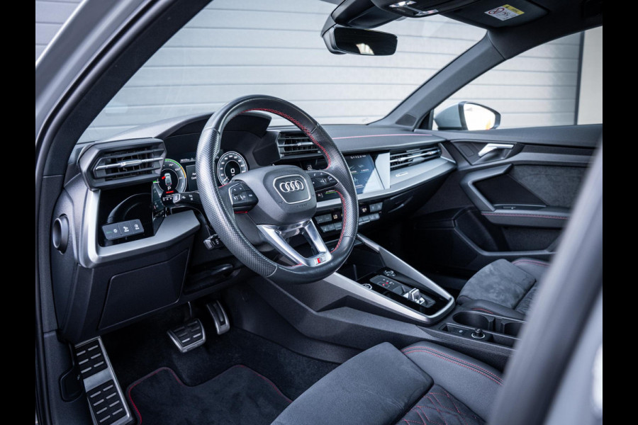Audi A3 Sportback 45 TFSI e S edition Competition 3x S-Line - Nardo Grey! l RS Seat l HUD l ACC