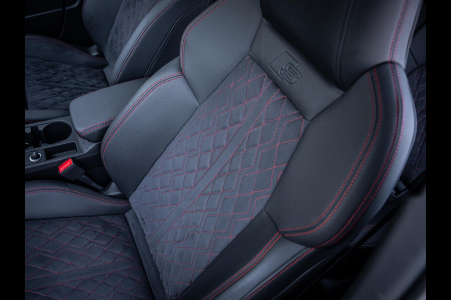 Audi A3 Sportback 45 TFSI e S edition Competition 3x S-Line - Nardo Grey! l RS Seat l HUD l ACC