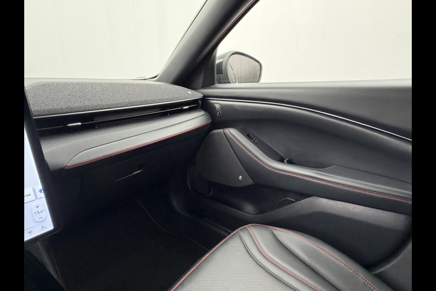 Ford Mustang Mach-E AWD 75 kWh Pano 360° Memory Stoel/Stuurverw B&O Leer Orig.NL BOMVOL!