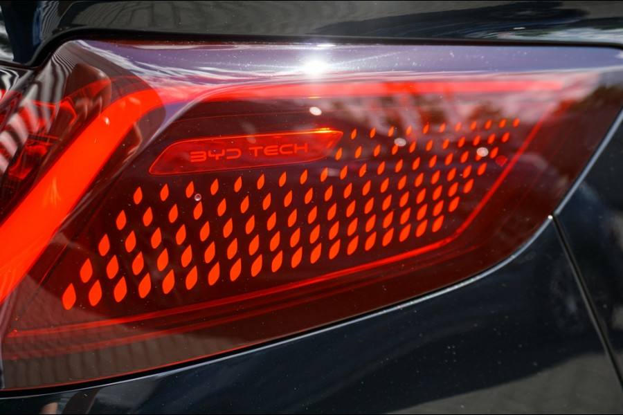 BYD SEAL U 1.5 DM-i FWD Boost 218 PK | SUPER LUXE | 6JR GARANTIE | NIEUW