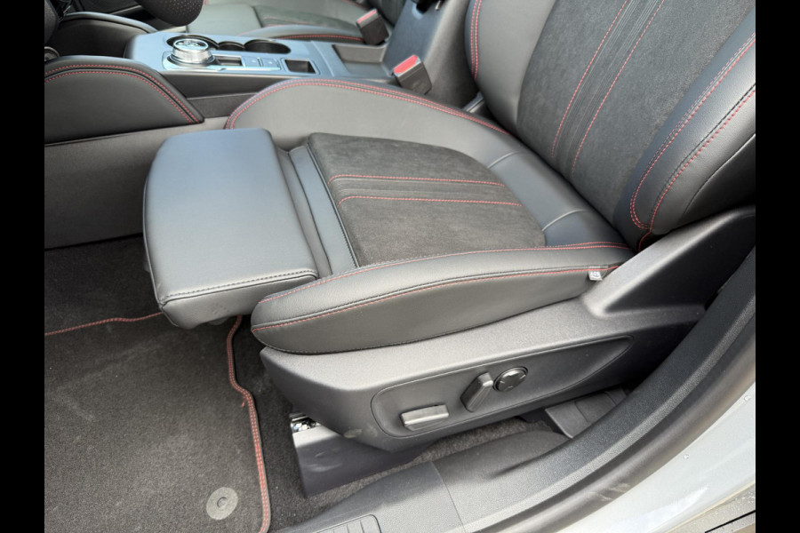 Ford Kuga 2.5 PHEV ST-Line X | 243pk | Driver Assistance pack | Matrix LED | Black Package | Wegklapbare Trekhaak | Panoramadak | Winterpack | 2.100kg Trekgewicht