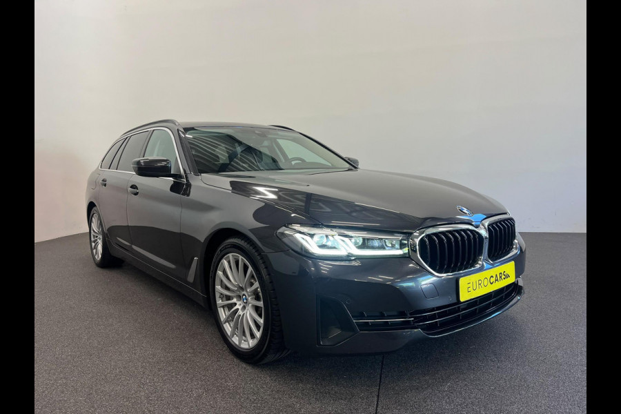 BMW 5 Serie Touring 530e High Executive Panoramadak Navigatie Apple Carplay Android Auto 360 camera Parkeerhulp Cruise Control Adaptieve LED-koplampen Stoelverwarming Leder Climate Control Lichtmetalen velgen Privacy Glass