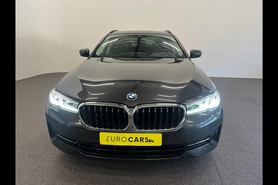 BMW 5 Serie Touring 530e High Executive Panoramadak Navigatie Apple Carplay Android Auto 360 camera Parkeerhulp Cruise Control Adaptieve LED-koplampen Stoelverwarming Leder Climate Control Lichtmetalen velgen Privacy Glass