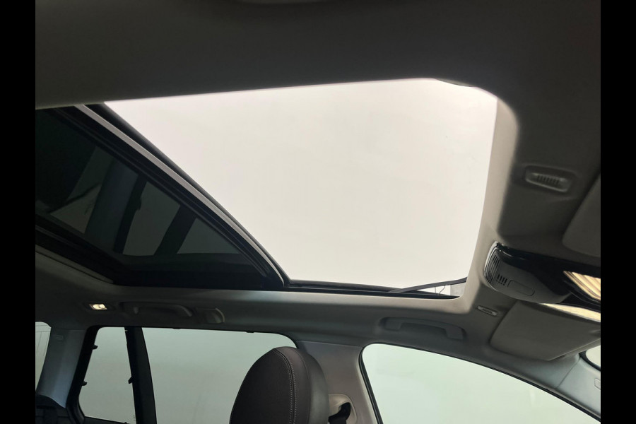BMW 5 Serie Touring 530e High Executive Panoramadak Navigatie Apple Carplay Android Auto 360 camera Parkeerhulp Cruise Control Adaptieve LED-koplampen Stoelverwarming Leder Climate Control Lichtmetalen velgen Privacy Glass