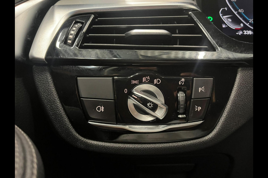 BMW 5 Serie Touring 530e High Executive Panoramadak Navigatie Apple Carplay Android Auto 360 camera Parkeerhulp Cruise Control Adaptieve LED-koplampen Stoelverwarming Leder Climate Control Lichtmetalen velgen Privacy Glass