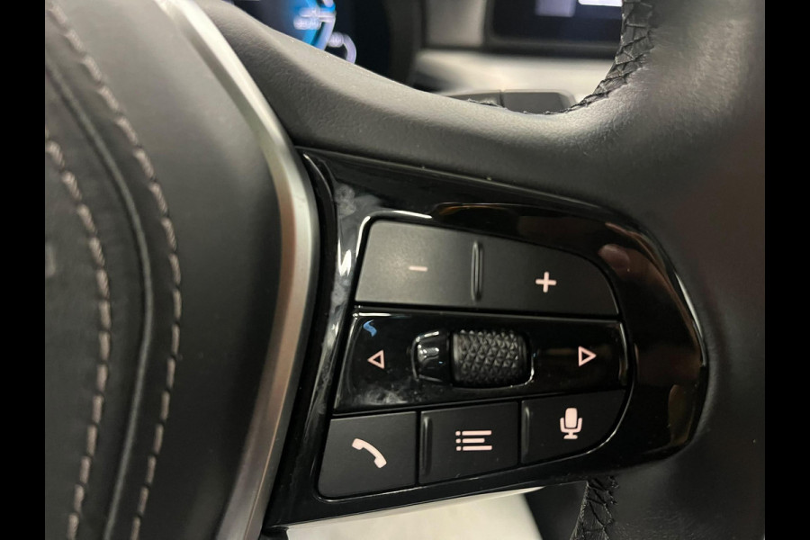BMW 5 Serie Touring 530e High Executive Panoramadak Navigatie Apple Carplay Android Auto 360 camera Parkeerhulp Cruise Control Adaptieve LED-koplampen Stoelverwarming Leder Climate Control Lichtmetalen velgen Privacy Glass