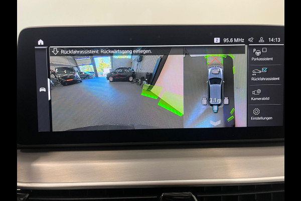 BMW 5 Serie Touring 530e High Executive Panoramadak Navigatie Apple Carplay Android Auto 360 camera Parkeerhulp Cruise Control Adaptieve LED-koplampen Stoelverwarming Leder Climate Control Lichtmetalen velgen Privacy Glass