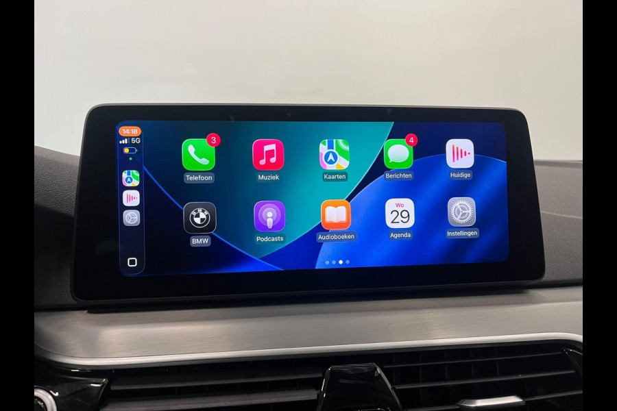 BMW 5 Serie Touring 530e High Executive Panoramadak Navigatie Apple Carplay Android Auto 360 camera Parkeerhulp Cruise Control Adaptieve LED-koplampen Stoelverwarming Leder Climate Control Lichtmetalen velgen Privacy Glass