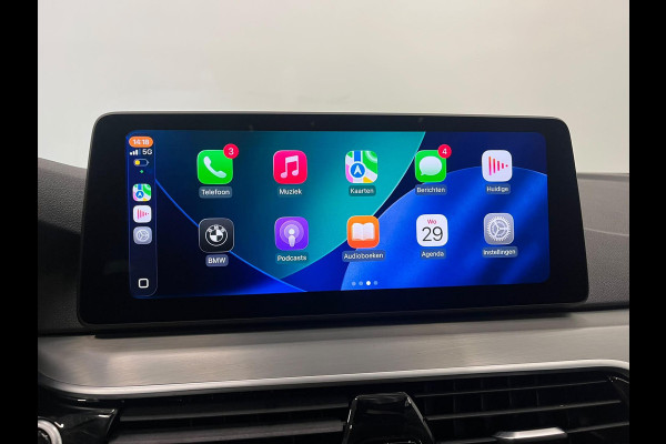 BMW 5 Serie Touring 530e High Executive Panoramadak Navigatie Apple Carplay Android Auto 360 camera Parkeerhulp Cruise Control Adaptieve LED-koplampen Stoelverwarming Leder Climate Control Lichtmetalen velgen Privacy Glass