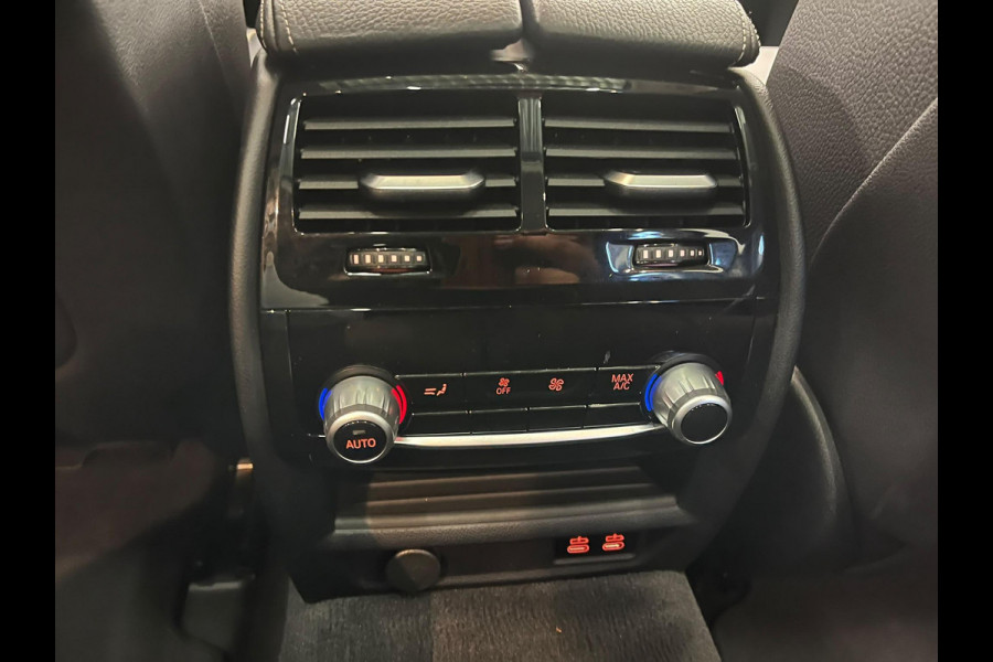 BMW 5 Serie Touring 530e High Executive Panoramadak Navigatie Apple Carplay Android Auto 360 camera Parkeerhulp Cruise Control Adaptieve LED-koplampen Stoelverwarming Leder Climate Control Lichtmetalen velgen Privacy Glass