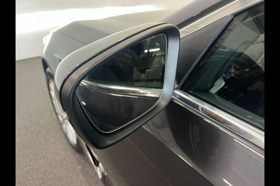 BMW 5 Serie Touring 530e High Executive Panoramadak Navigatie Apple Carplay Android Auto 360 camera Parkeerhulp Cruise Control Adaptieve LED-koplampen Stoelverwarming Leder Climate Control Lichtmetalen velgen Privacy Glass