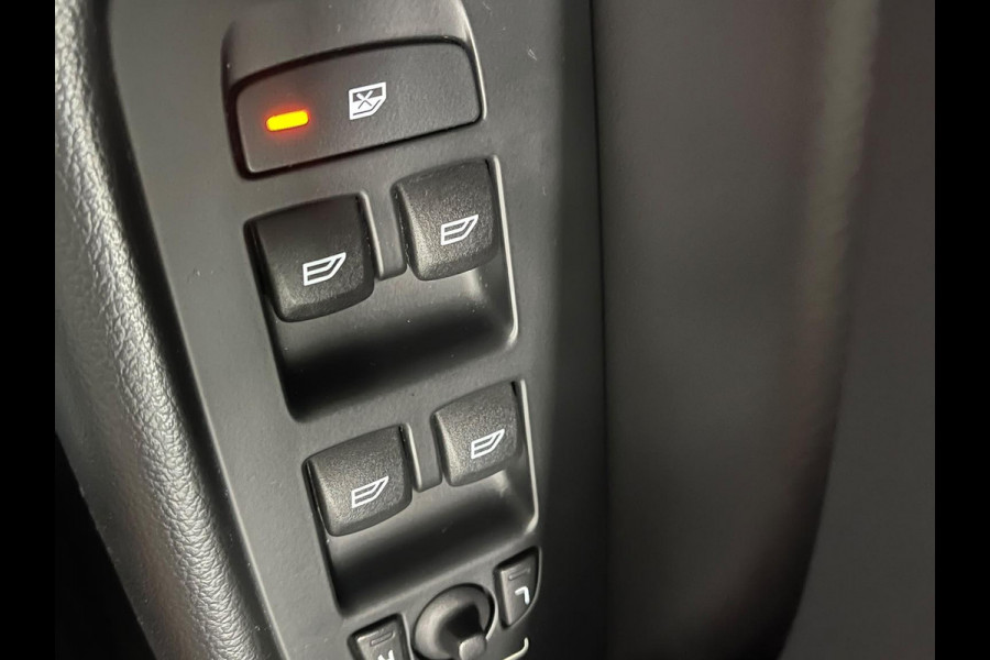 Volvo XC60 2.0 T6 Plug-in hybrid AWD Core Bright DEMO! Panoramadak Airco ECC PDC VA+Camera Full LED Elektrische achterklep Cruise Control Winter Pack