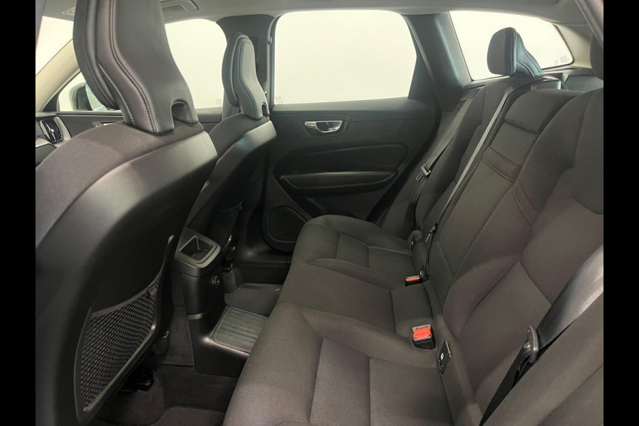 Volvo XC60 2.0 T6 Plug-in hybrid AWD Core Bright DEMO! Panoramadak Airco ECC PDC VA+Camera Full LED Elektrische achterklep Cruise Control Winter Pack