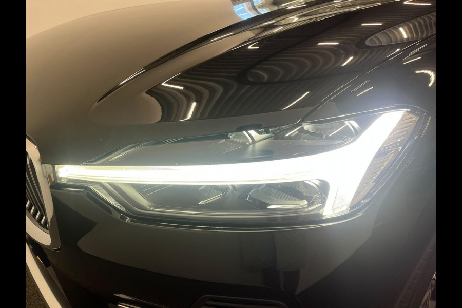 Volvo XC60 2.0 T6 Plug-in hybrid AWD Core Bright DEMO! Panoramadak Airco ECC PDC VA+Camera Full LED Elektrische achterklep Cruise Control Winter Pack