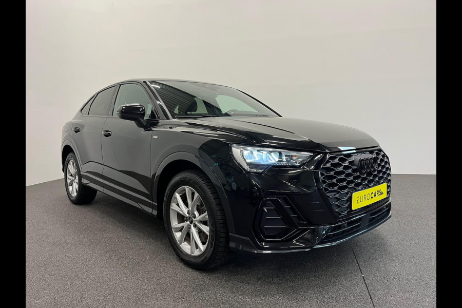 Audi Q3 Sportback 45 TFSI e S Edition PHEV Navigatie Apple Carplay Android Auto Camera Parkeerhulp Cruise Control Virtual Cockpit Full Led Elektrische achterklep Climate Control Lichtmetalen velgen