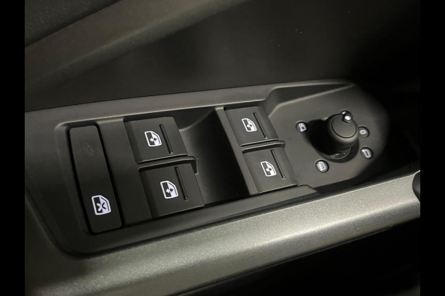 Audi Q3 Sportback 45 TFSI e S Edition PHEV Navigatie Apple Carplay Android Auto Camera Parkeerhulp Cruise Control Virtual Cockpit Full Led Elektrische achterklep Climate Control Lichtmetalen velgen