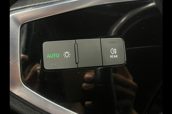 Audi Q3 Sportback 45 TFSI e S Edition PHEV Navigatie Apple Carplay Android Auto Camera Parkeerhulp Cruise Control Virtual Cockpit Full Led Elektrische achterklep Climate Control Lichtmetalen velgen