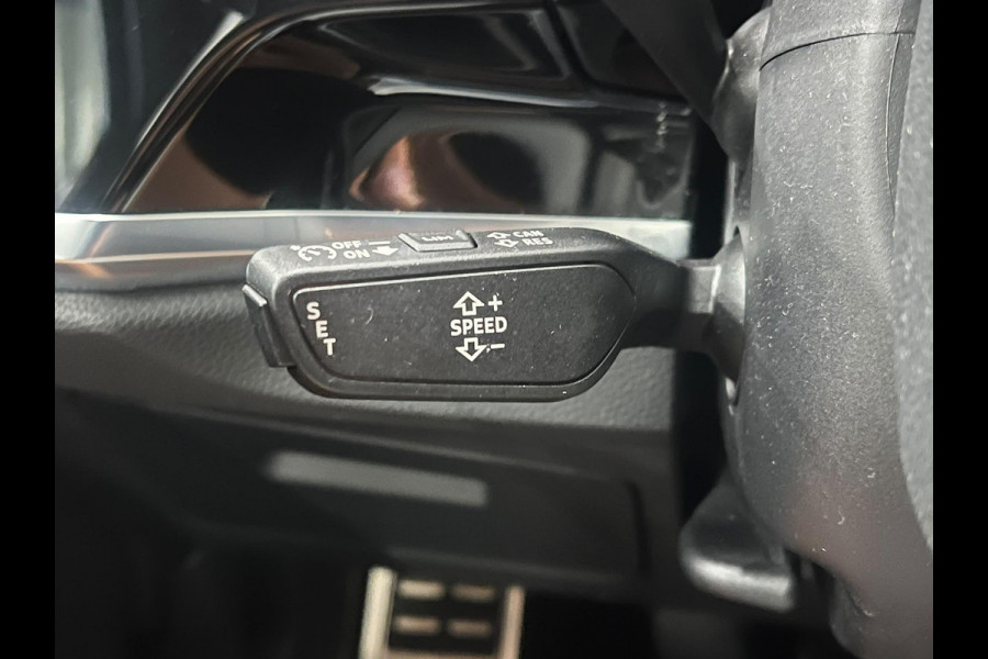 Audi Q3 Sportback 45 TFSI e S Edition PHEV Navigatie Apple Carplay Android Auto Camera Parkeerhulp Cruise Control Virtual Cockpit Full Led Elektrische achterklep Climate Control Lichtmetalen velgen