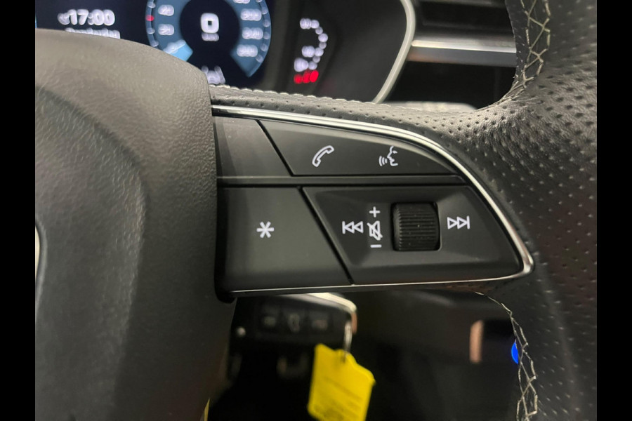 Audi Q3 Sportback 45 TFSI e S Edition PHEV Navigatie Apple Carplay Android Auto Camera Parkeerhulp Cruise Control Virtual Cockpit Full Led Elektrische achterklep Climate Control Lichtmetalen velgen
