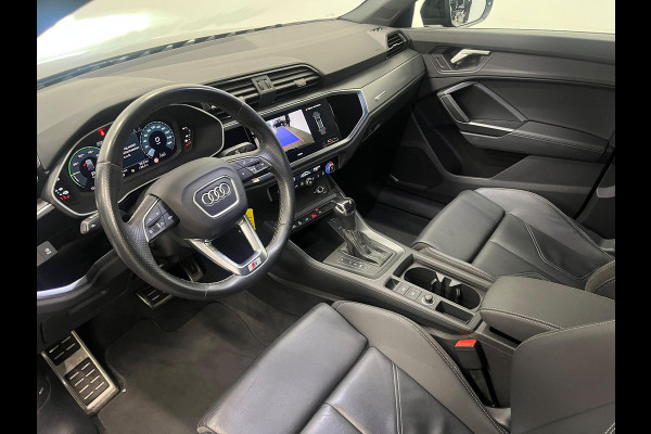 Audi Q3 Sportback 45 TFSI e S Edition PHEV Navigatie Apple Carplay Android Auto Camera Parkeerhulp Cruise Control Virtual Cockpit Full Led Elektrische achterklep Climate Control Lichtmetalen velgen
