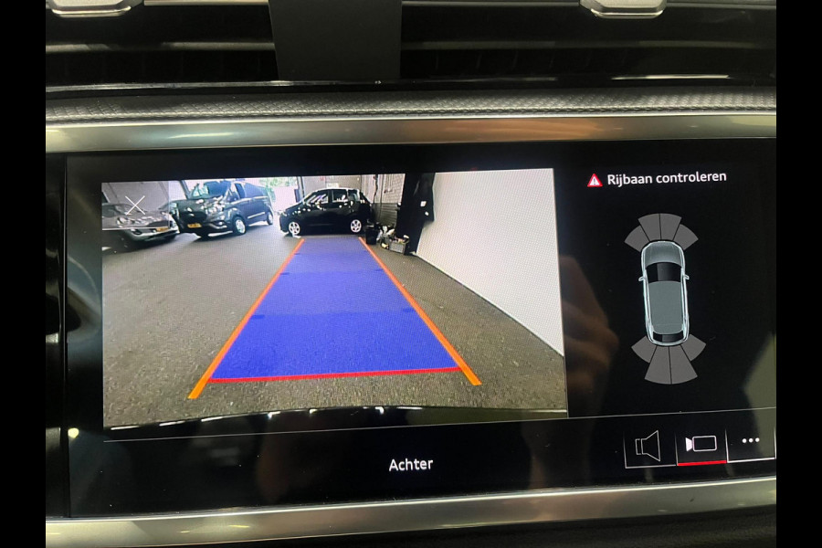 Audi Q3 Sportback 45 TFSI e S Edition PHEV Navigatie Apple Carplay Android Auto Camera Parkeerhulp Cruise Control Virtual Cockpit Full Led Elektrische achterklep Climate Control Lichtmetalen velgen