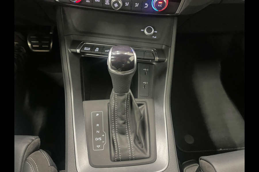 Audi Q3 Sportback 45 TFSI e S Edition PHEV Navigatie Apple Carplay Android Auto Camera Parkeerhulp Cruise Control Virtual Cockpit Full Led Elektrische achterklep Climate Control Lichtmetalen velgen