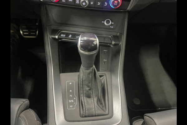 Audi Q3 Sportback 45 TFSI e S Edition PHEV Navigatie Apple Carplay Android Auto Camera Parkeerhulp Cruise Control Virtual Cockpit Full Led Elektrische achterklep Climate Control Lichtmetalen velgen