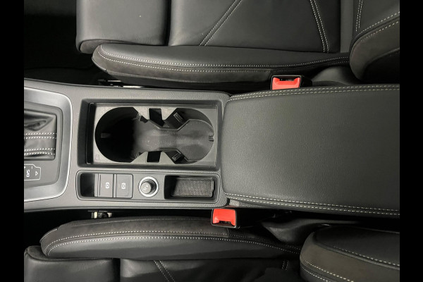 Audi Q3 Sportback 45 TFSI e S Edition PHEV Navigatie Apple Carplay Android Auto Camera Parkeerhulp Cruise Control Virtual Cockpit Full Led Elektrische achterklep Climate Control Lichtmetalen velgen