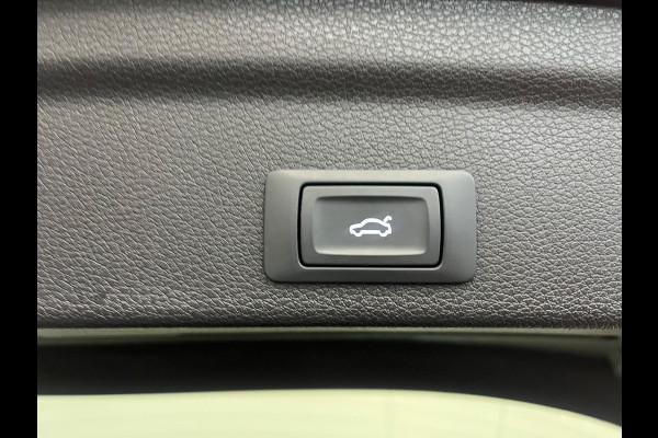 Audi Q3 Sportback 45 TFSI e S Edition PHEV Navigatie Apple Carplay Android Auto Camera Parkeerhulp Cruise Control Virtual Cockpit Full Led Elektrische achterklep Climate Control Lichtmetalen velgen