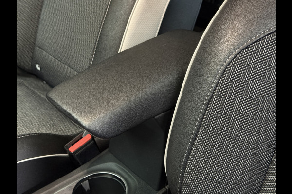 Renault Captur 1.0 TCe 100 Intens | Groot navi | Camera | Carplay | 17' | Stoelverwarming | 100% Onderhouden!