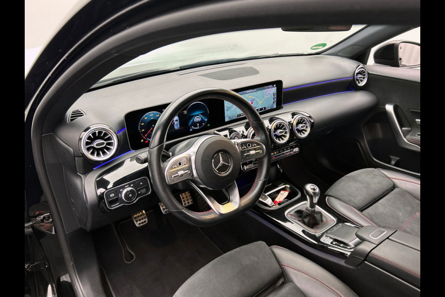 Mercedes-Benz A-Klasse 160 Advantage AMG | Origineel NL | Wide Screen | Carplay | Camera | Sfeer Verlichting |