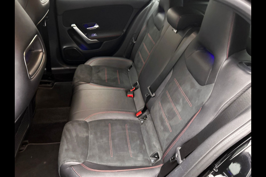 Mercedes-Benz A-Klasse 160 Advantage AMG | Origineel NL | Wide Screen | Carplay | Camera | Sfeer Verlichting |