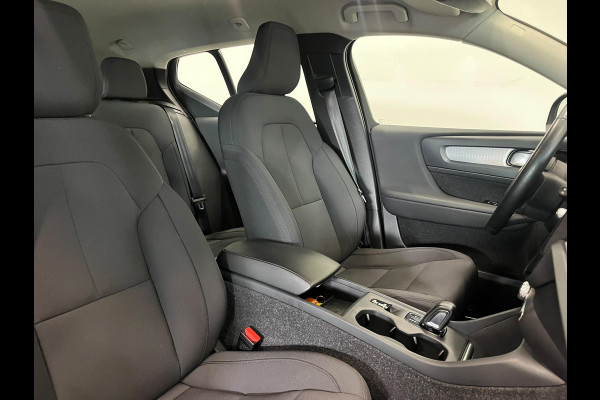 Volvo XC40 1.5 T4 Recharge Inscription Expression Wegklapbare trekhaak Navigatie Apple Carplay Android Auto Camera Parkeerhulp Adaptive Cruise Control Harman Kardon Full Led Climate Control Lichtmetalen velgen