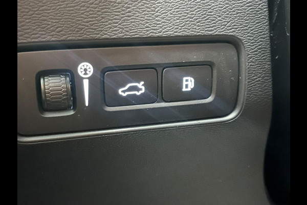 Volvo XC40 1.5 T4 Recharge Inscription Expression Wegklapbare trekhaak Navigatie Apple Carplay Android Auto Camera Parkeerhulp Adaptive Cruise Control Harman Kardon Full Led Climate Control Lichtmetalen velgen
