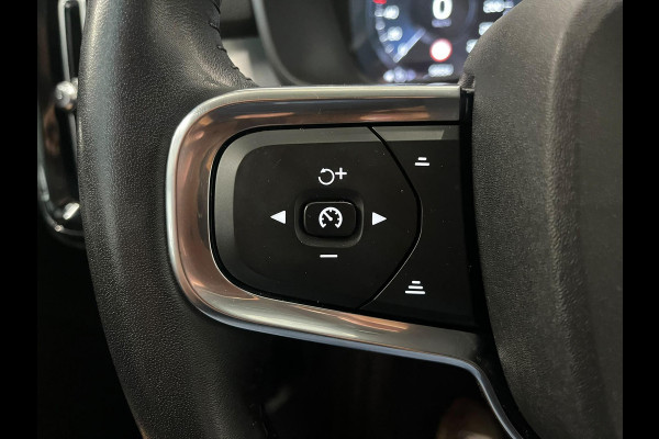 Volvo XC40 1.5 T4 Recharge Inscription Expression Wegklapbare trekhaak Navigatie Apple Carplay Android Auto Camera Parkeerhulp Adaptive Cruise Control Harman Kardon Full Led Climate Control Lichtmetalen velgen