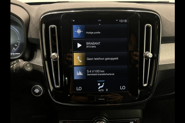 Volvo XC40 1.5 T4 Recharge Inscription Expression Wegklapbare trekhaak Navigatie Apple Carplay Android Auto Camera Parkeerhulp Adaptive Cruise Control Harman Kardon Full Led Climate Control Lichtmetalen velgen