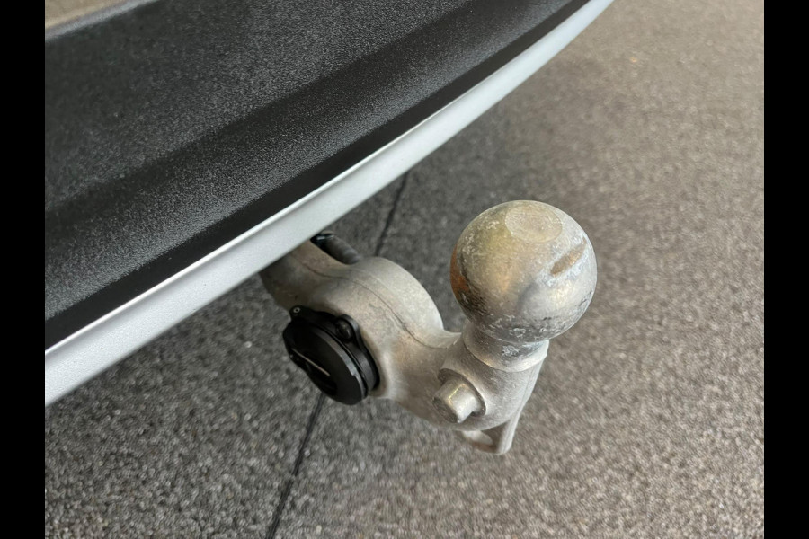 Volvo XC40 1.5 T4 Recharge Inscription Expression Wegklapbare trekhaak Navigatie Apple Carplay Android Auto Camera Parkeerhulp Adaptive Cruise Control Harman Kardon Full Led Climate Control Lichtmetalen velgen