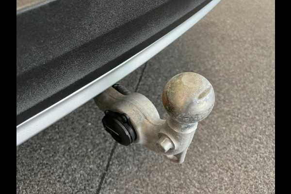 Volvo XC40 1.5 T4 Recharge Inscription Expression Wegklapbare trekhaak Navigatie Apple Carplay Android Auto Camera Parkeerhulp Adaptive Cruise Control Harman Kardon Full Led Climate Control Lichtmetalen velgen
