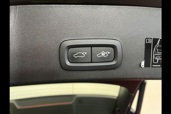 Volvo XC40 1.5 T4 Recharge Inscription Expression Wegklapbare trekhaak Navigatie Apple Carplay Android Auto Camera Parkeerhulp Adaptive Cruise Control Harman Kardon Full Led Climate Control Lichtmetalen velgen