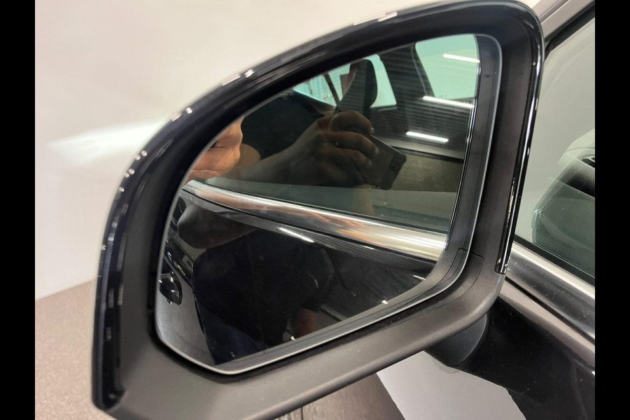 Volvo XC40 1.5 T4 Recharge Inscription Expression Wegklapbare trekhaak Navigatie Apple Carplay Android Auto Camera Parkeerhulp Adaptive Cruise Control Harman Kardon Full Led Climate Control Lichtmetalen velgen