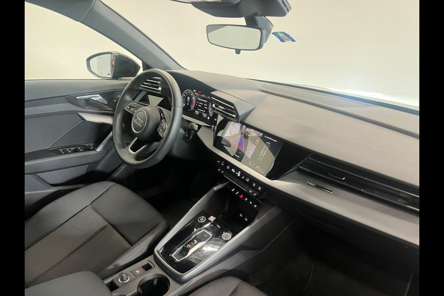 Audi A3 Sportback 30 TFSI Advanced edition Navigatie Apple Carplay Android Auto Camera Parkeerhulp Adaptive Cruise Control Stoelverwarming Virtual Cockpit Full Led Climate Control Lichtmetalen velgen