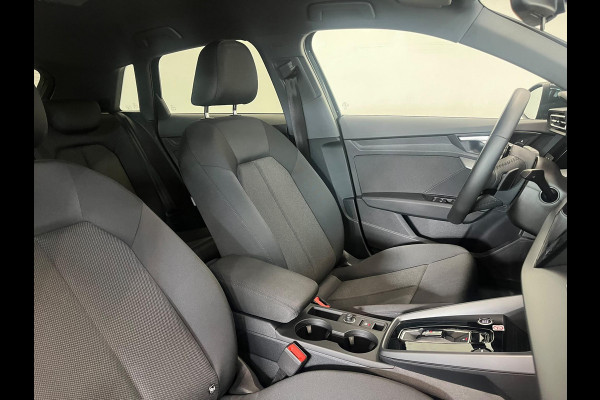 Audi A3 Sportback 30 TFSI Advanced edition Navigatie Apple Carplay Android Auto Camera Parkeerhulp Adaptive Cruise Control Stoelverwarming Virtual Cockpit Full Led Climate Control Lichtmetalen velgen