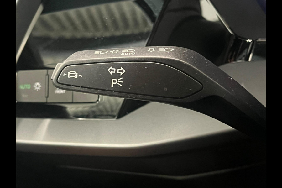 Audi A3 Sportback 30 TFSI Advanced edition Navigatie Apple Carplay Android Auto Camera Parkeerhulp Adaptive Cruise Control Stoelverwarming Virtual Cockpit Full Led Climate Control Lichtmetalen velgen