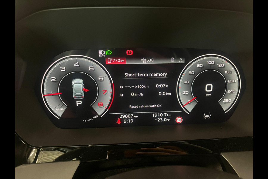Audi A3 Sportback 30 TFSI Advanced edition Navigatie Apple Carplay Android Auto Camera Parkeerhulp Adaptive Cruise Control Stoelverwarming Virtual Cockpit Full Led Climate Control Lichtmetalen velgen